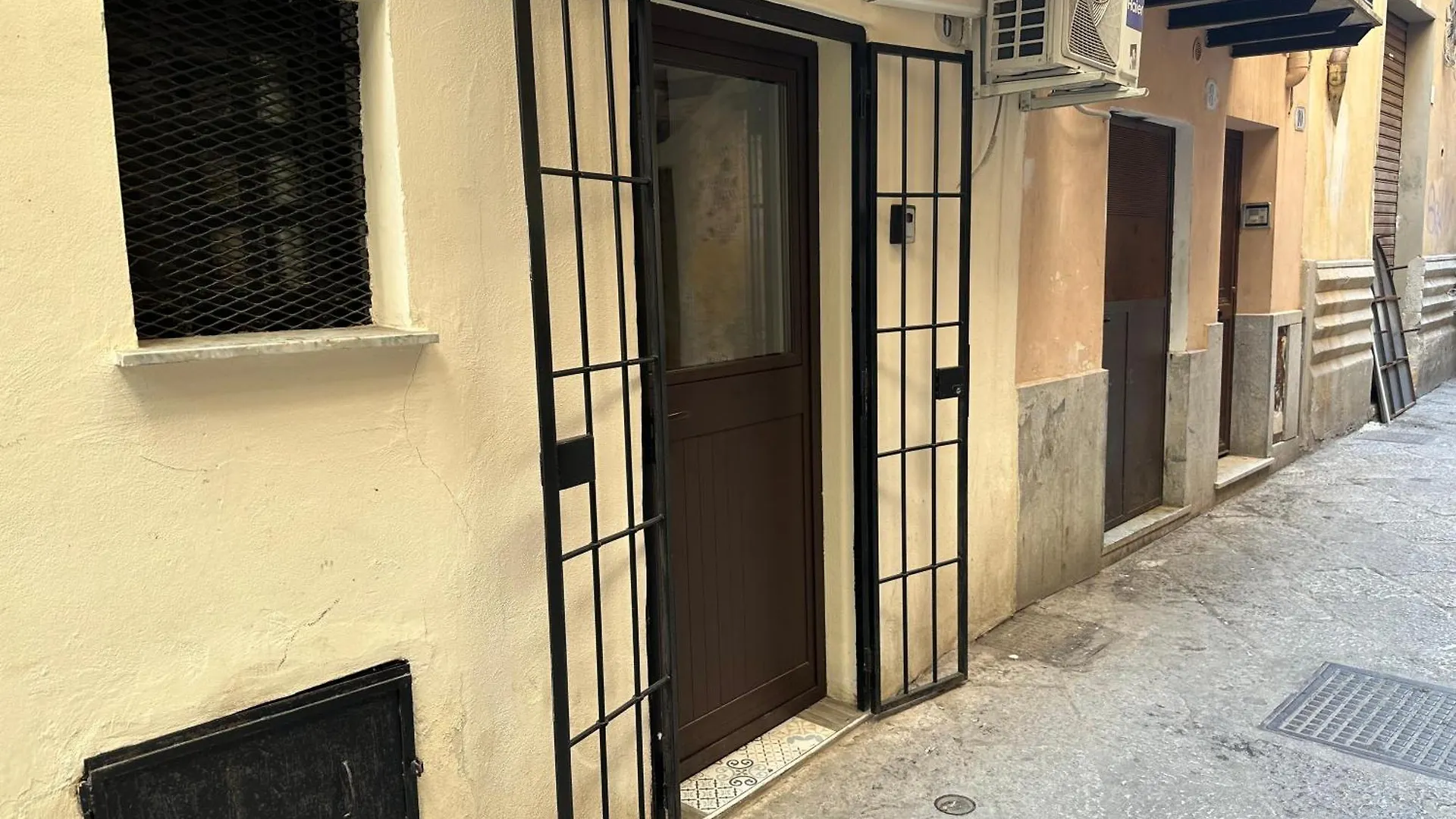 Piazza Verdi Comodo Monolocale Palermo Centro Italy
